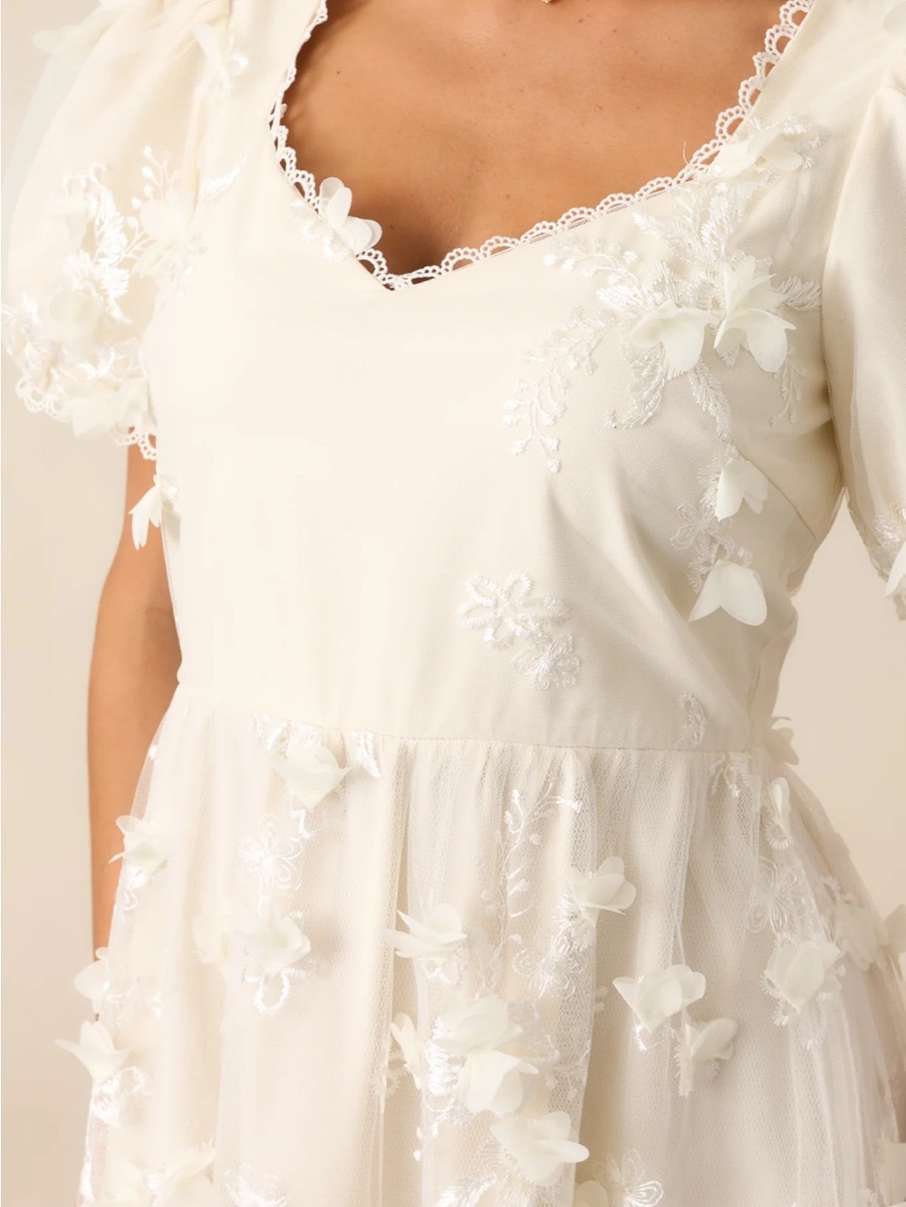 Boutique Just Me Ivory 3D Floral Embellished Appliqué Maxi/Midi Dress Size Large - Picture 5 of 11